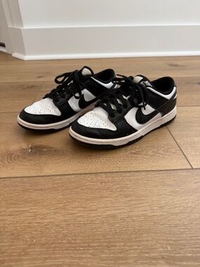 Nike Women's Panda Low Black/White Dunks